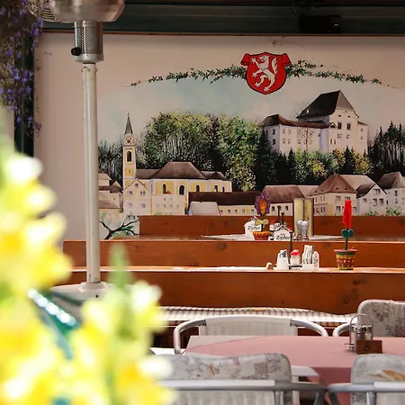 אורחן Schlosstaverne Obrist Wolfsegg am Hausruck