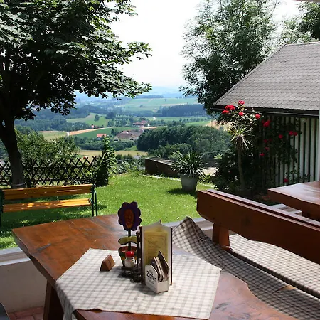 Schlosstaverne Obrist אורחן Wolfsegg am Hausruck