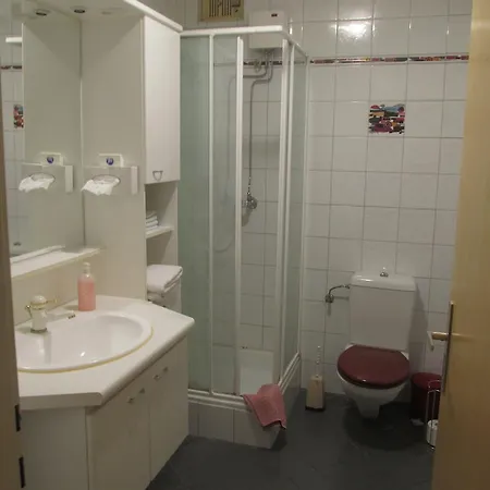 אורחן Schlosstaverne Obrist